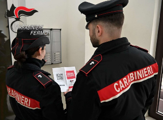 Contrasto alle frodi telematiche e commerciali, i carabinieri nel Fermano eseguono un arresto e denunciano 5 persone